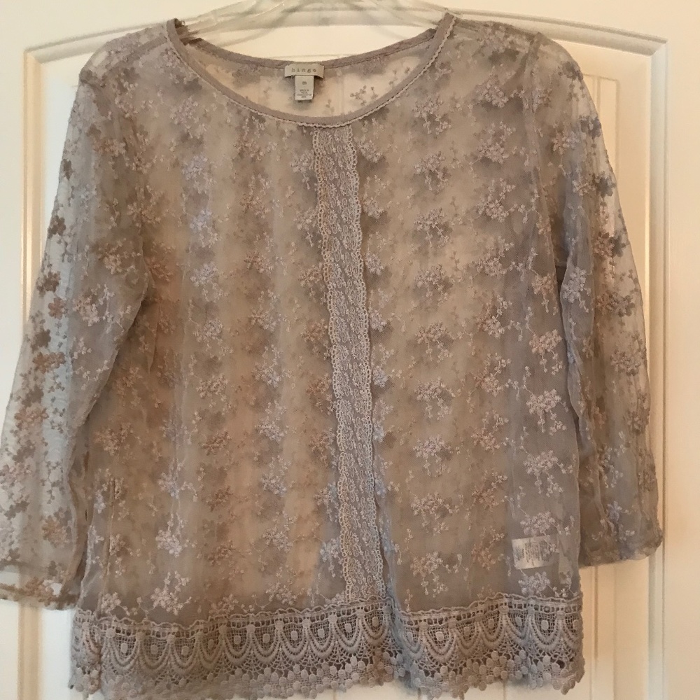 Hinge size m lace top